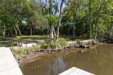 Looking for that spot with ample privacy and a waterfront view - photo 5