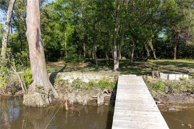 Looking for that spot with ample privacy and a waterfront view - photo 8