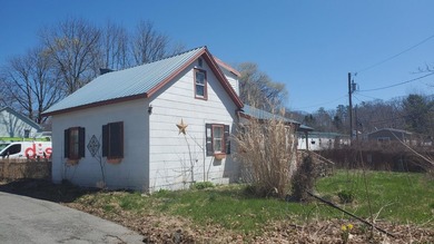 Welcome to 29 Oak Street. Great intown location that is minutes - photo 8