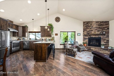 Welcome to The Tree House at Avondale Lane, a one-of-a-kind - photo 9