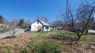 Welcome to 29 Oak Street. Great intown location that is minutes - photo 9