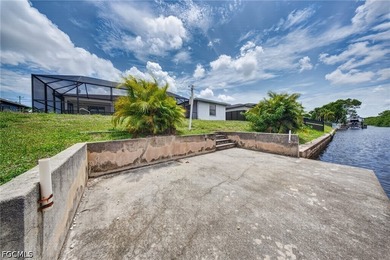Fully remodeled waterfront home in Cape Coral featuring 3 - photo 19