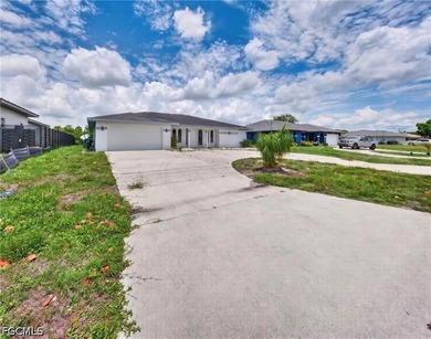 Fully remodeled waterfront home in Cape Coral featuring 3 - photo 22