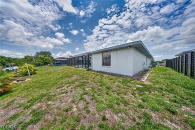 Fully remodeled waterfront home in Cape Coral featuring 3 - photo 23