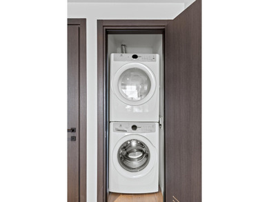 Experience modern luxury living in the heart of Miami! This - photo 38