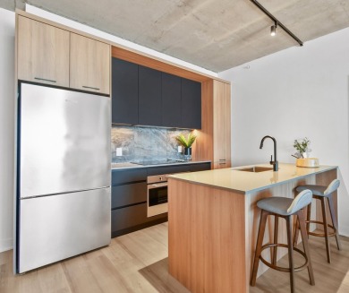 Lake Home For Sale in Montréal (Lasalle),