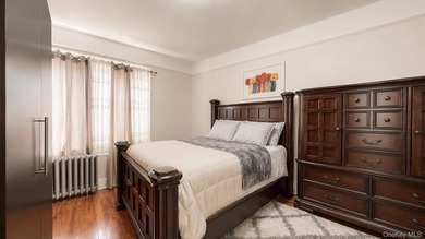 Nestled on a quiet block in the heart of Flatlands, this - photo 14