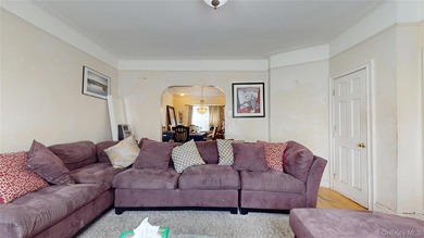 Nestled on a quiet block in the heart of Flatlands, this - photo 19