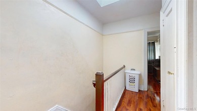 Nestled on a quiet block in the heart of Flatlands, this - photo 31
