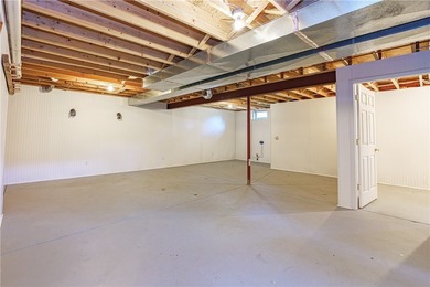 Tastefully decorated 3 Bedroom Ranch with 2 full baths. Tray - photo 32