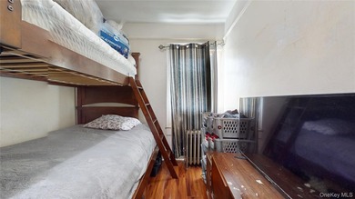 Nestled on a quiet block in the heart of Flatlands, this - photo 36