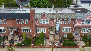 Nestled on a quiet block in the heart of Flatlands, this - photo 41