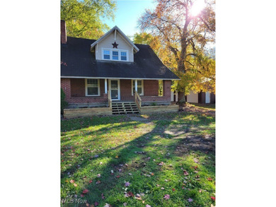 (private lake, pond, creek) Home For Sale in Warsaw Ohio