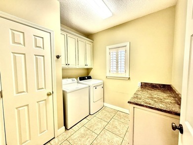Welcome to your private lakefront retreat in Baymeadows Estates! - photo 15