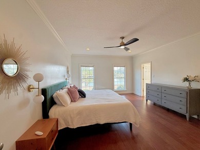 Welcome to your private lakefront retreat in Baymeadows Estates! - photo 18