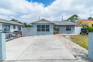 Charming Home with Attached Studio in Vibrant West Palm Beach - photo 2