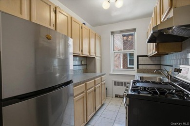 Riverwood Cooperative presents a top-floor, spacious - photo 11