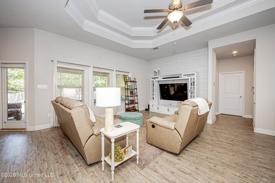 Newly reduced price as of 5/18!! Welcome home to this beautiful - photo 13
