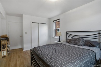 Riverwood Cooperative presents a top-floor, spacious - photo 14