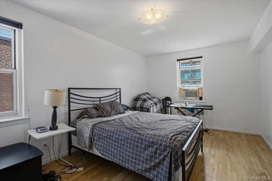 Riverwood Cooperative presents a top-floor, spacious - photo 15
