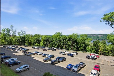 Riverwood Cooperative presents a top-floor, spacious - photo 16