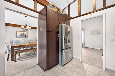 Welcome to this well-maintained 3-bedroom multi-level home - photo 6