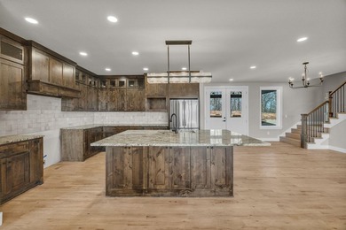 Lakefront home with two-slip dock. 5 bedrooms/4 baths completely - photo 27
