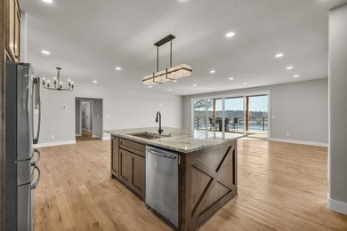 Lakefront home with two-slip dock. 5 bedrooms/4 baths completely - photo 29
