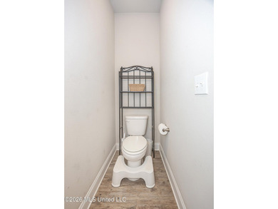 Newly reduced price as of 5/18!! Welcome home to this beautiful - photo 33
