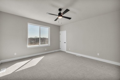 Lakefront home with two-slip dock. 5 bedrooms/4 baths completely - photo 46