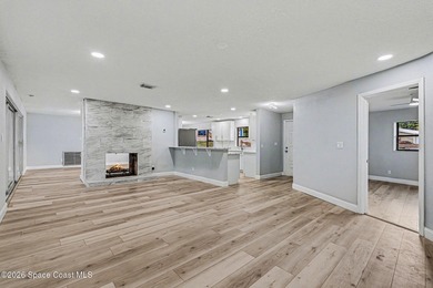 Wow, A MUST SEE!! Gorgeous Executive 3 bedrooms, 3 Bathrooms - photo 5