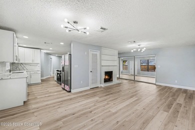 Wow, A MUST SEE!! Gorgeous Executive 3 bedrooms, 3 Bathrooms - photo 9
