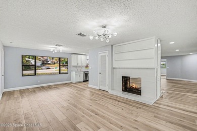 Wow, A MUST SEE!! Gorgeous Executive 3 bedrooms, 3 Bathrooms - photo 10