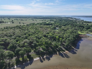 +/-325 acres with approximately 1 mile of frontage on Lake - photo 11