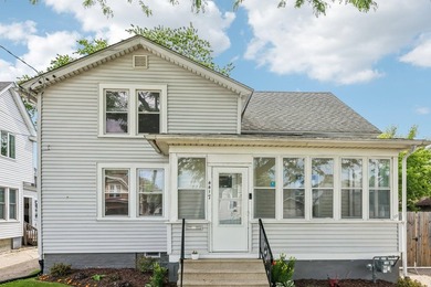 Nestled in a convenient Kenosha location, this beautifully - photo 2
