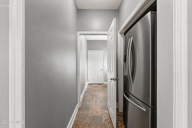 This charming 3-bedroom, 2-bathroom single-family residence - photo 16
