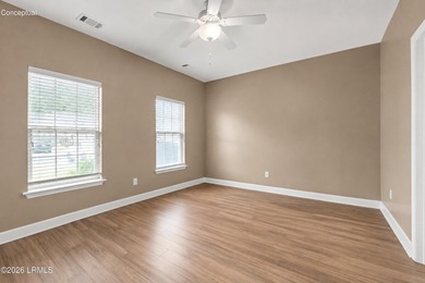 This charming 3-bedroom, 2-bathroom single-family residence - photo 18