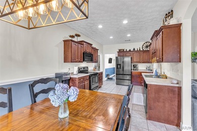 ***Improved price!***Welcome to this beautifully maintained - photo 18