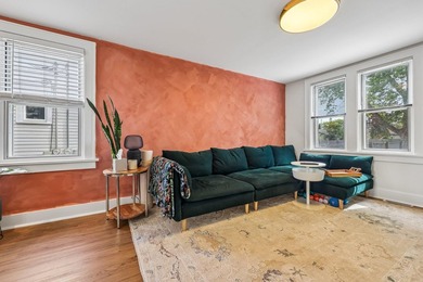 Nestled in a convenient Kenosha location, this beautifully - photo 8