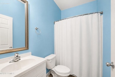 This charming 3-bedroom, 2-bathroom single-family residence - photo 25