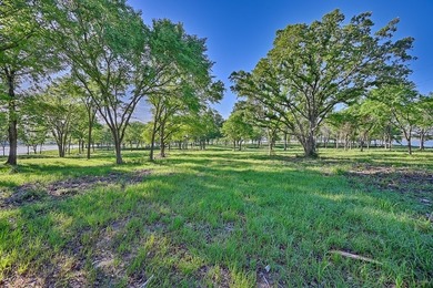 +/-325 acres with approximately 1 mile of frontage on Lake - photo 25