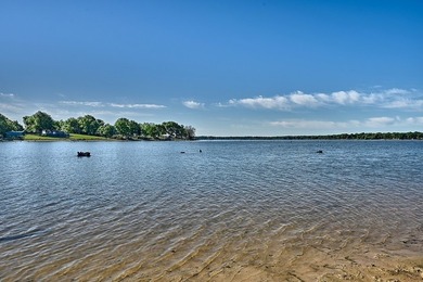+/-325 acres with approximately 1 mile of frontage on Lake - photo 26