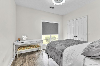 ***Improved price!***Welcome to this beautifully maintained - photo 29