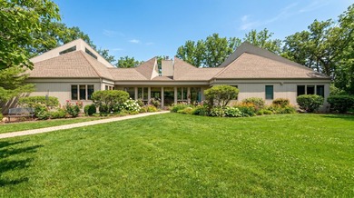 You've found it: Oak Bluffs offers a stunning setting just - photo 1