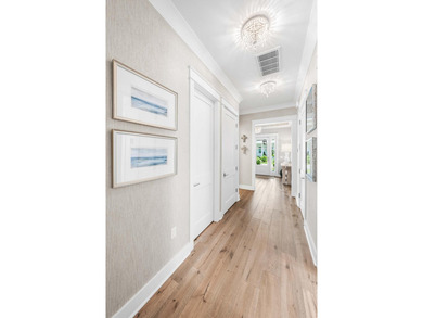 Welcome to 105 Rosecourt Street, the largest single-story floor - photo 12