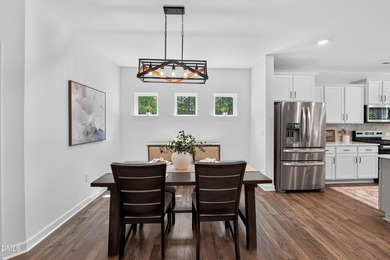 This beautifully crafted 2,820 sq ft home in the gated community - photo 14
