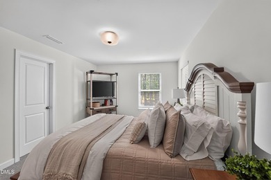 This beautifully crafted 2,820 sq ft home in the gated community - photo 16