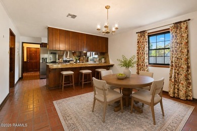 Bayou frontage! This classic home presents an opportunity to - photo 20