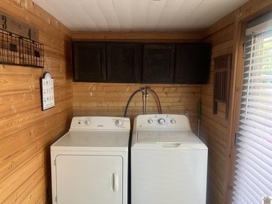 Charming 3-bedroom, 1-bath home situated on a spacious - photo 21
