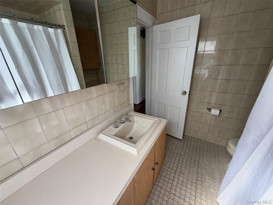 Nestled in the heart of the Rochelle Heights Historic District - photo 22